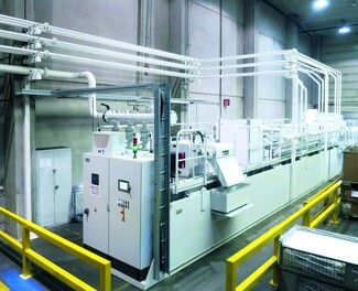 Die neue Filteranlage von Mayfran versorgt neun Bearbeitungszentren mit frisch aufbereiteter Emulsion bei konstantem Druck.