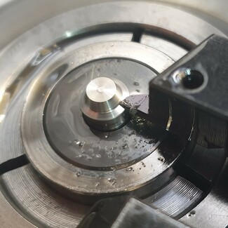 Die SSXA-Langdrehwerkzeuge von Dieterle eignen sich bei der Bearbeitung kleiner Durchmesser, wie sie bei kleinen und filigranen Drehteilen häufig vorkommen. 