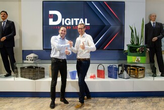 Mario Haidlmair und Stefan Hofmann freuen sich über ihr Joint Venture und sehen eine große Zukunft für die Digital Moulds GmbH. 