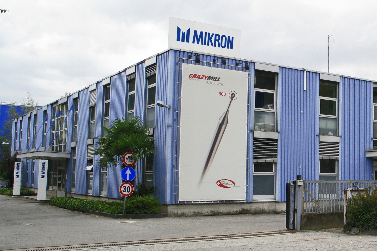 Mit einer deutlichen Umsatzsteigerung trug auch die Division Mikron Tool, hier der Standort im Schweizer Agno, zu der verbesserten Ertragslage des Unternehmens bei.