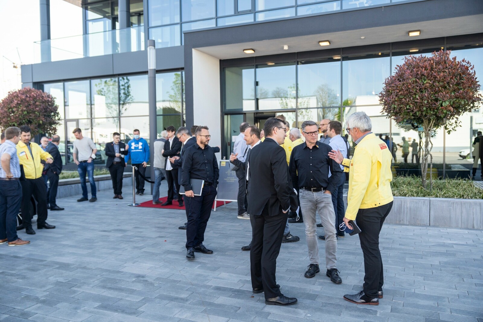 Im Sandvik Coromant Center Renningen erlebten etwa 70 Kunden und Partner, wie eng Nachhaltigkeit, Digitalisierung und Produktivität in der Fertigung miteinander verbunden sind.