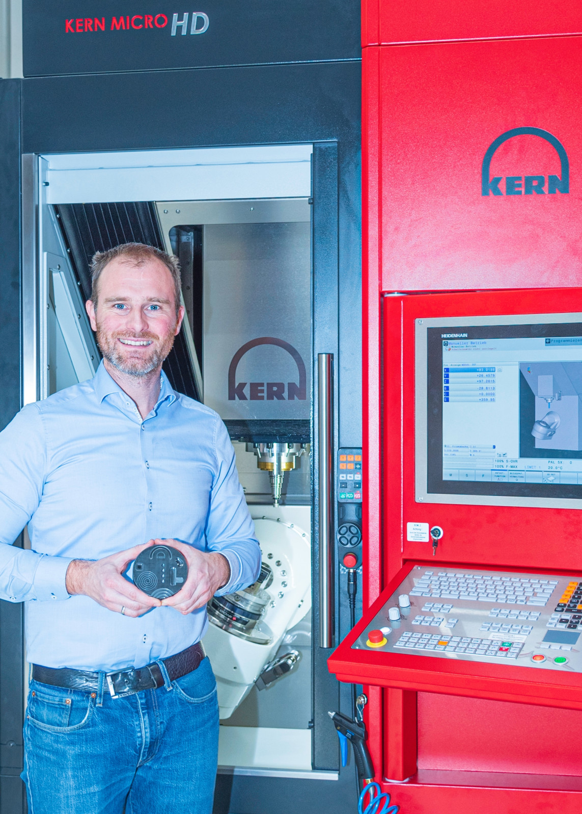 Alexander Stauder, Leiter Anwendungstechnik der Kern Microtechnik GmbH: „Bei Keramikbauteilen, die in der Analytik zum Einsatz kommen, ist es uns gelungen, die Ausschussquote auf Null zu senken.“